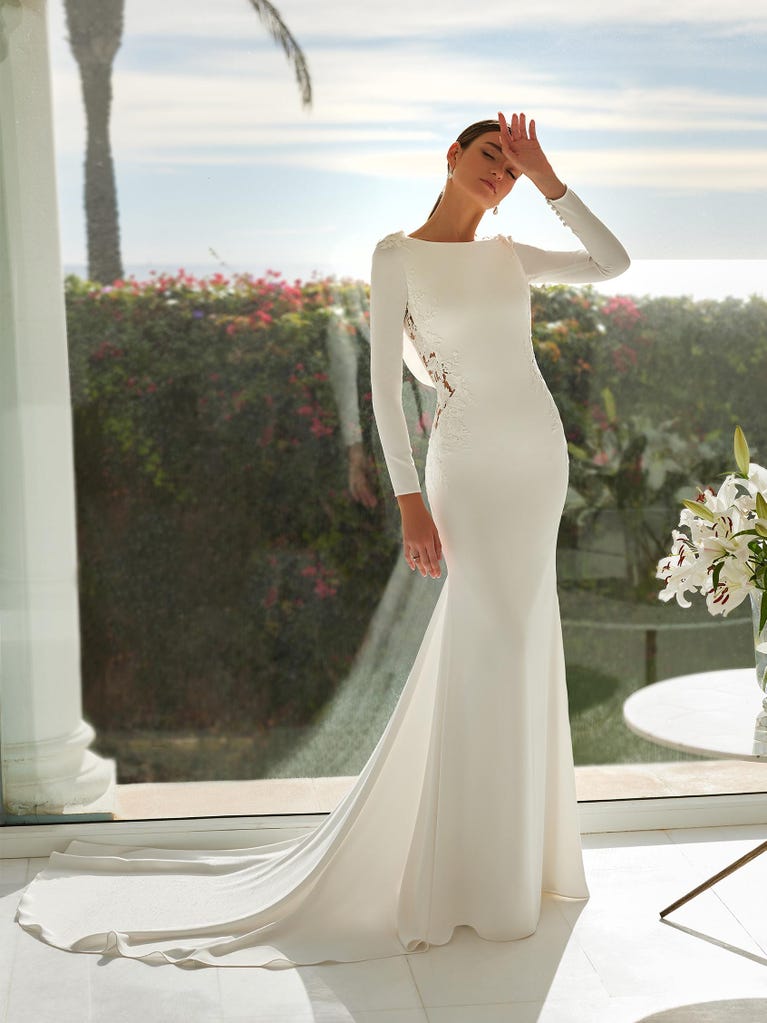 AELLA | Mermaid wedding dress with bateau neckline | San Patrick
