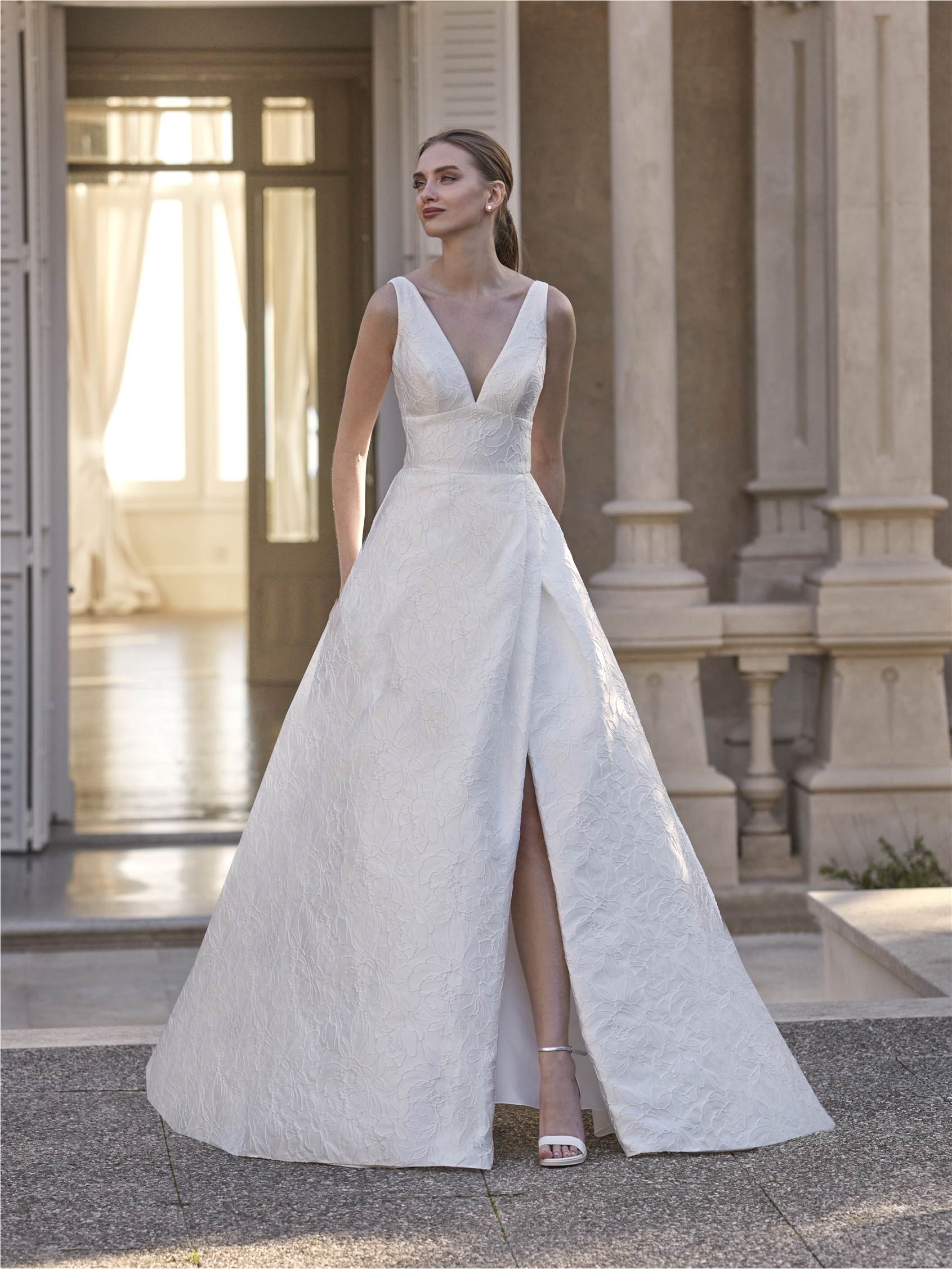 ARDIANA | A-line V-neckline bridal dress | San Patrick