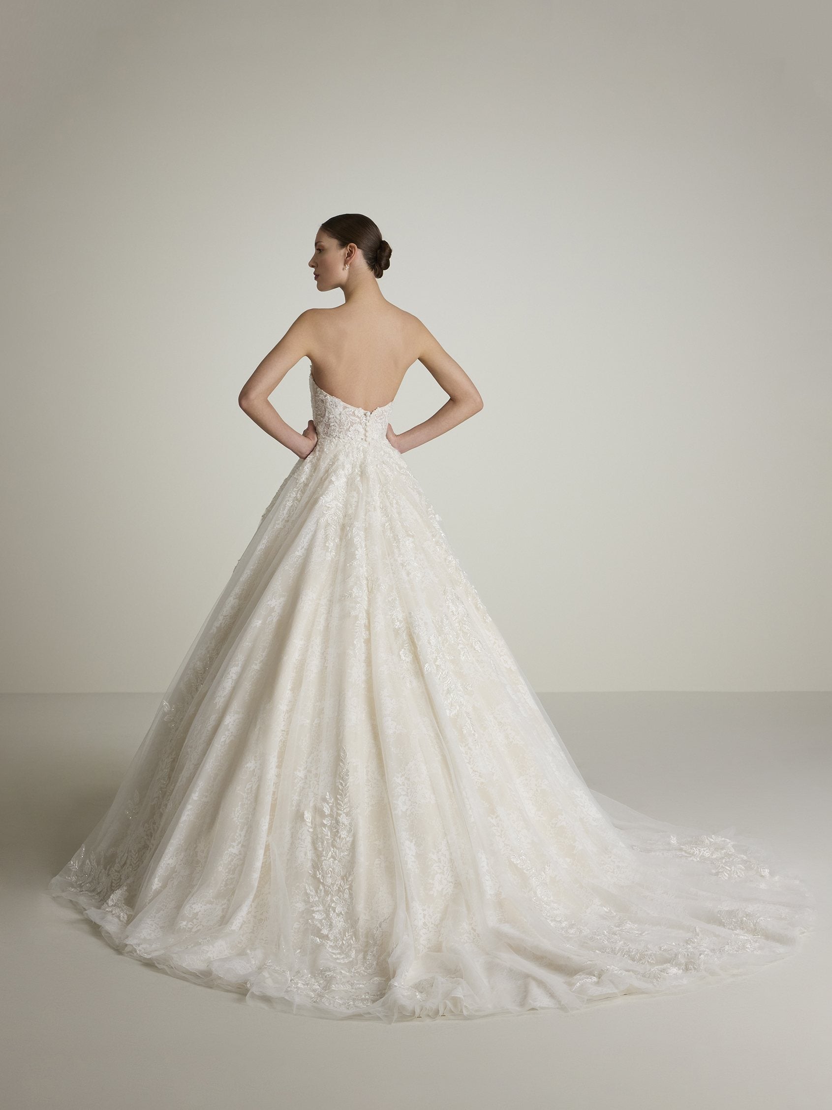 ウェディングドレス　ST.PATRICK 「PRONOVIAS」 St. Patrick New Wedding Dress Save 64% - Stillwhite
