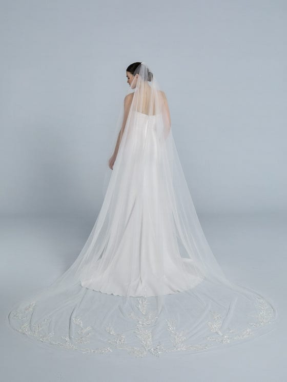 For a grand entrance down the aisle, this classic, gossamer-fine, tulle veil enhances any bridal style.  